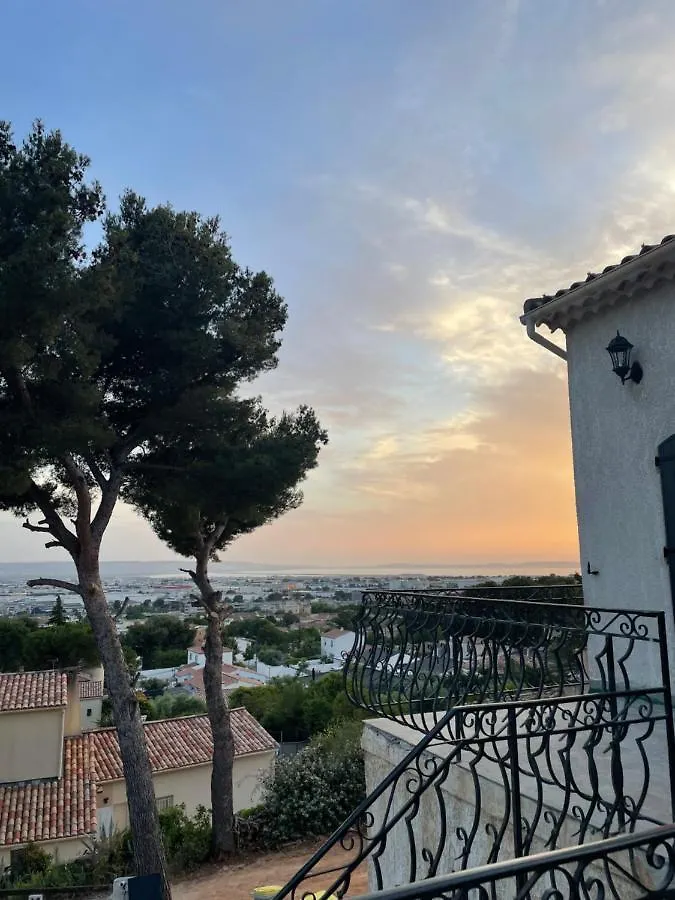 Holiday home Cocooning Et Calme A 5 Min De L'Aeroport Villa Vitrolles  France